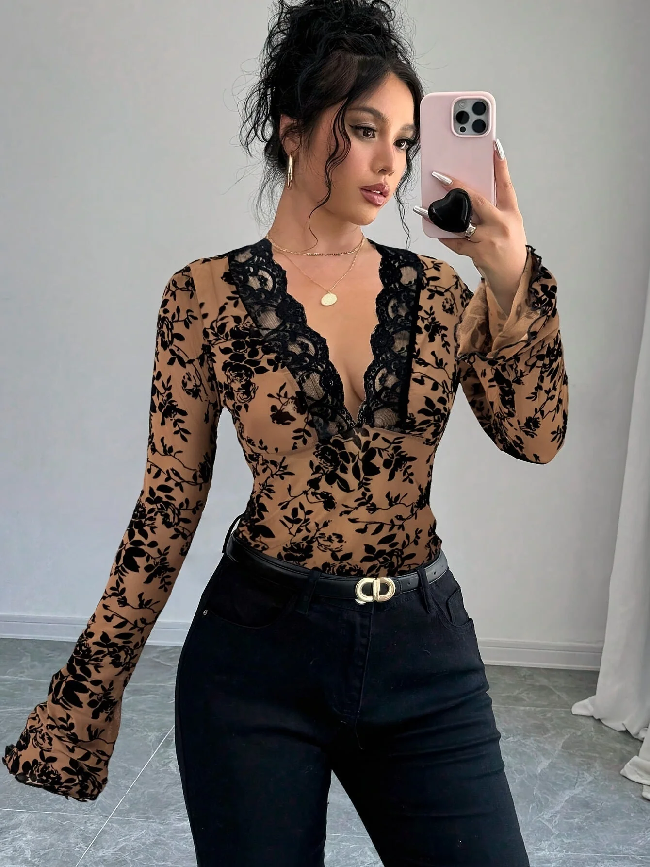Women's V-neck lace mesh horn sleeve T-shirt top women - Image 8